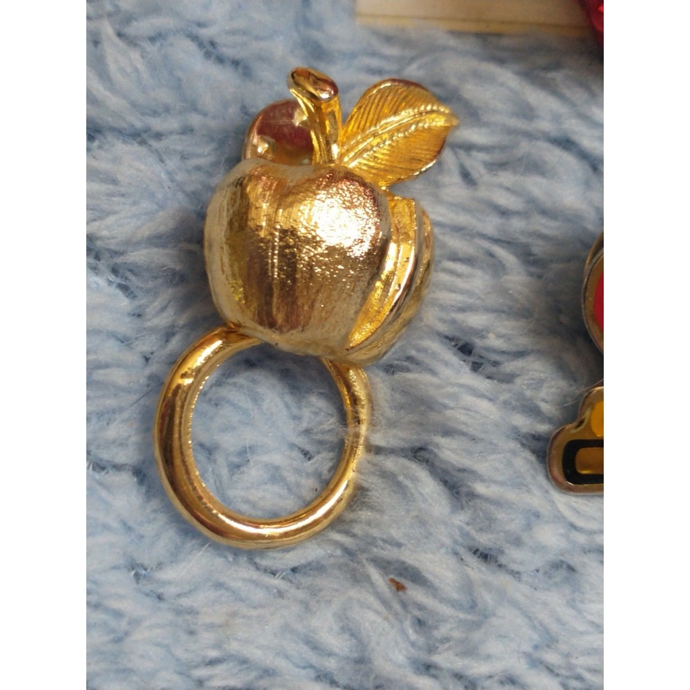 Lot Of 4 Vintage Apple Teacher Brooch Pin - Picture 4 of 6